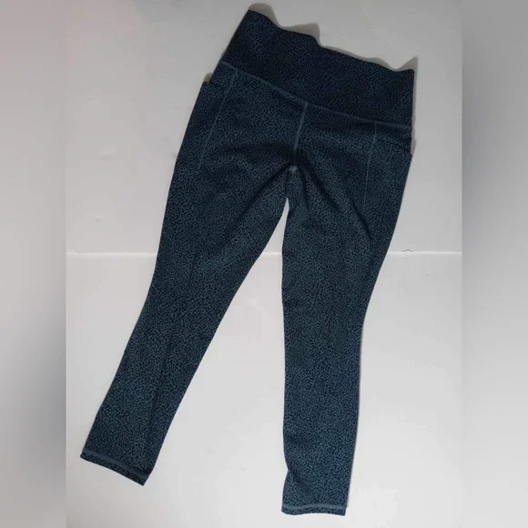 sports pant brand athleta color animal print size M - Picture 3 of 9